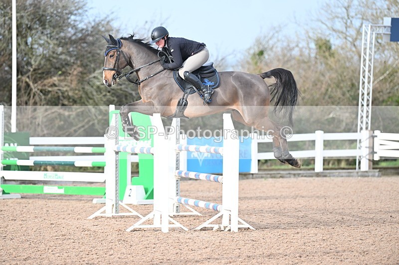 231208A-120943-00588 - Cls 5 Newcomers & 1.10m Open