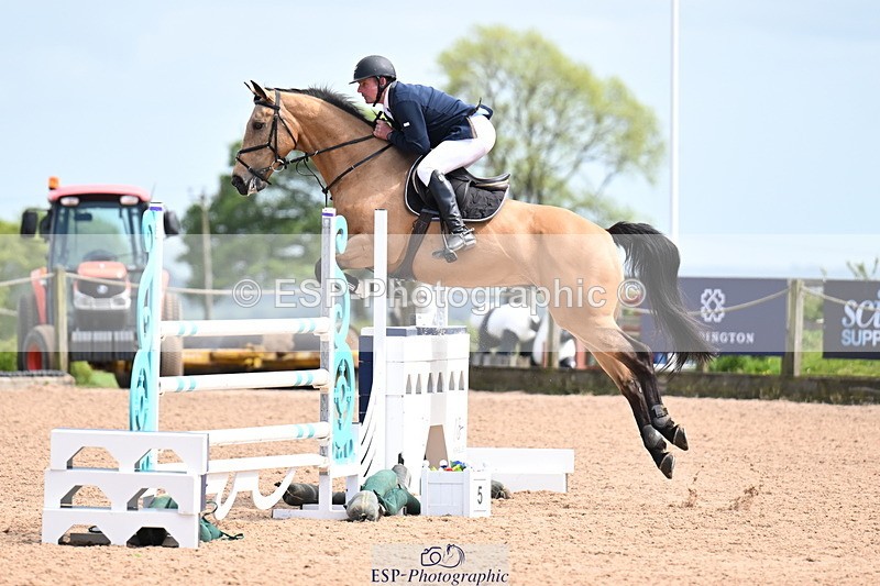 260513B-152439-01225 - Cls 6 Snr Fox and 1.20m Open