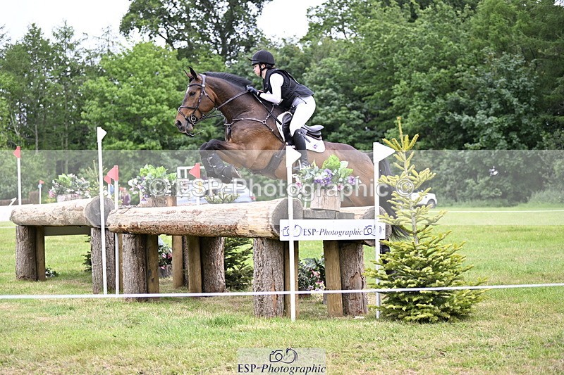 250524A-171351-14691 - C-281-Holly.Morris-NADIR.DE.LEAU