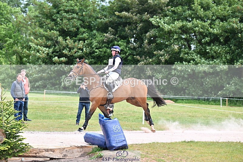 250525A-143233-16495 - D-460-Jenny.Caras-SOMMERSBY