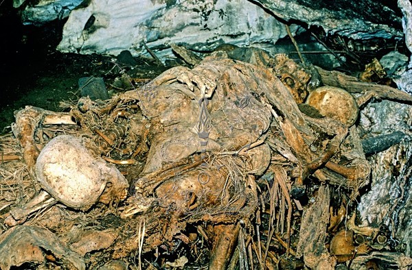 Burial Cave - Papua New Guinea - PEOPLE