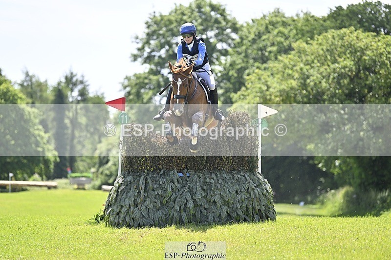 240525-120516-13147 - 367-CROSSTOWN_FINTANS_LAST-Catherine_Burrell