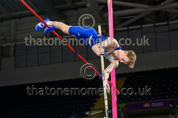 AgeInd25SUN-914340 - Field Male