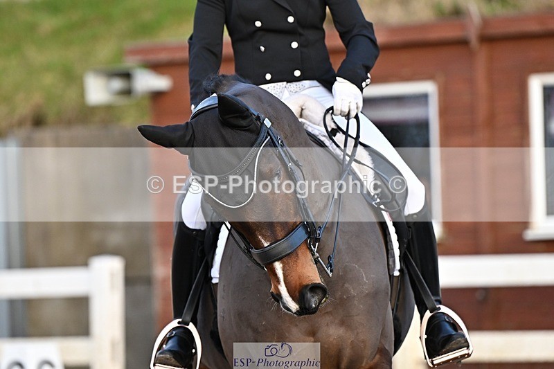 241214-145847-03033 - 160-Shelly.Smit-Sharp.Sharp