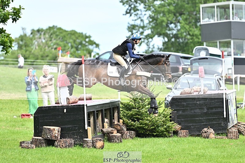 240525-152832-16307 - 220-BALLINAMURRA_FLARE_STAR-Mary_Mason