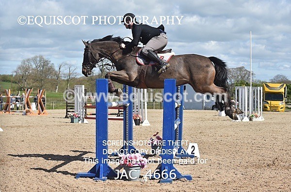 JAC_4666 - CLASS 11 SAT Andrew Hamilton Coach, RHS Foxhunter Championship Qualifier