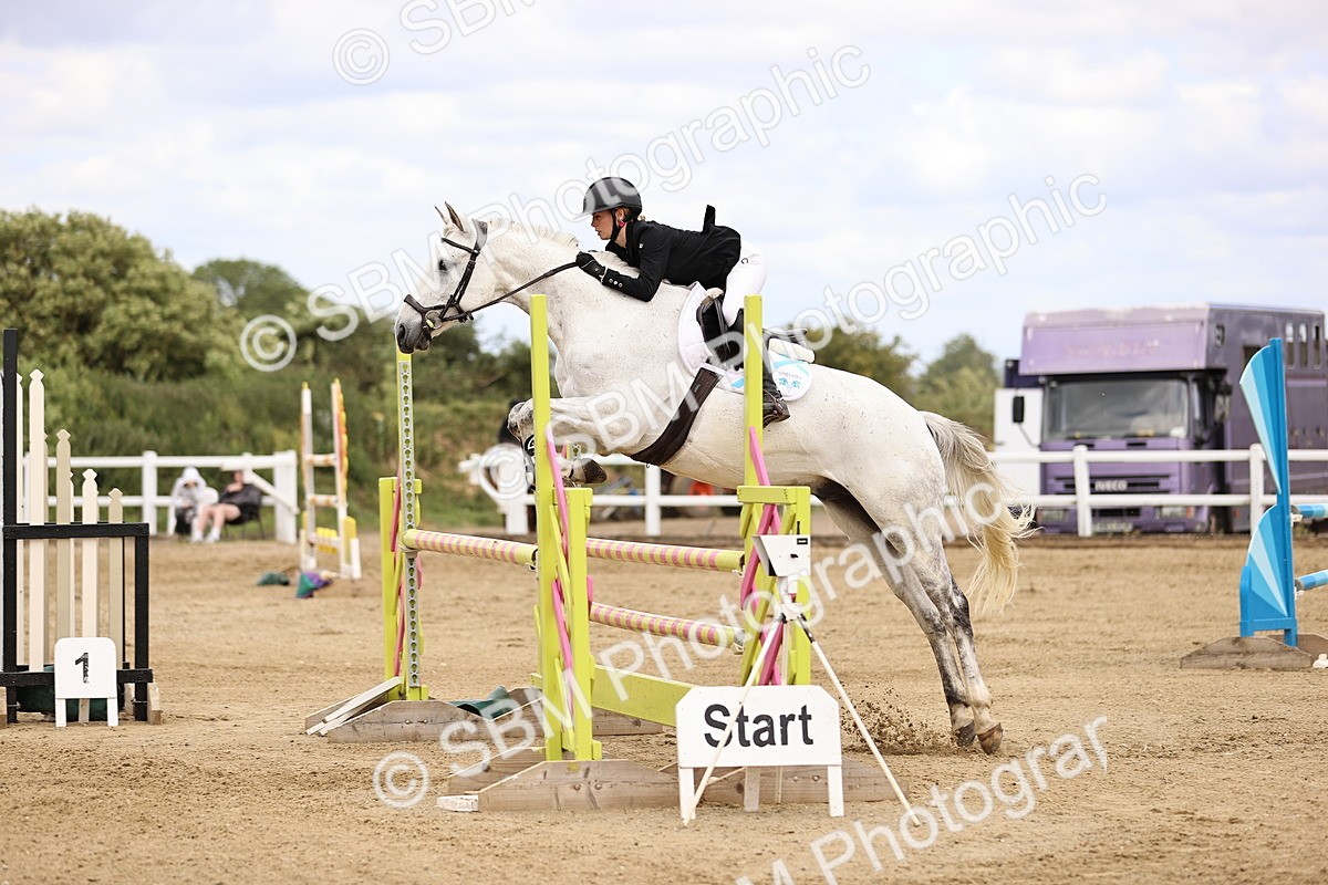 SBM_000398 - Class 4 - 1m showjumping