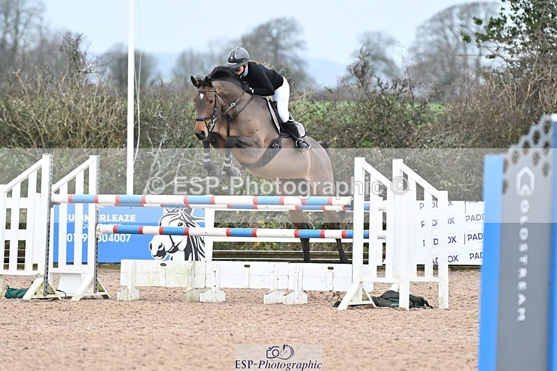 241206-140959-01060 - Cls 6 Foxhunter and 1.20m Open