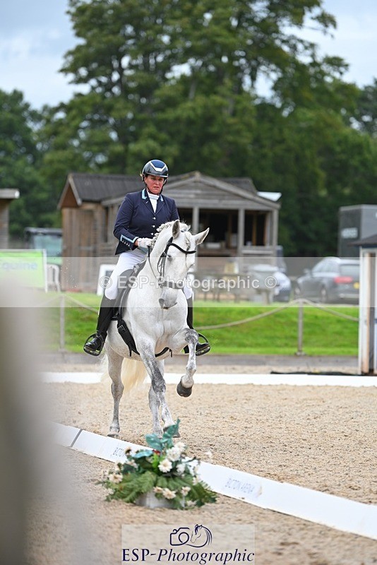 230813-173618-08707 - Cls 14 Medium Silver 16.45 to End