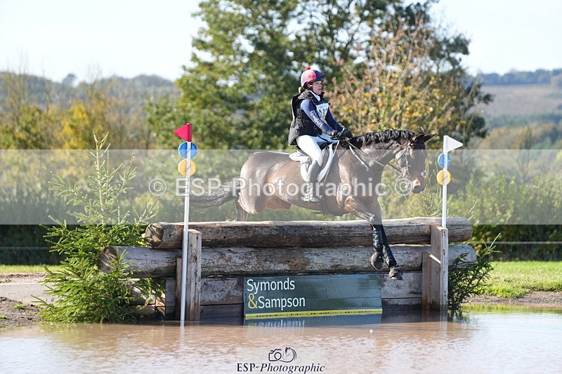 251024A-123118-10671 - B-132-Hannah.R.Jones