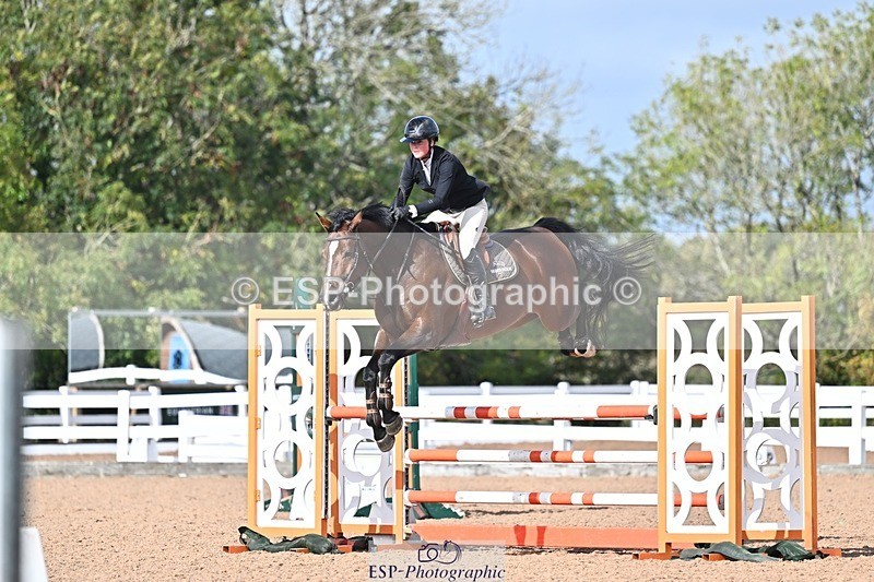 261014-130802-00571 - Cls  05 Snr Newcomers & 1.10m Open