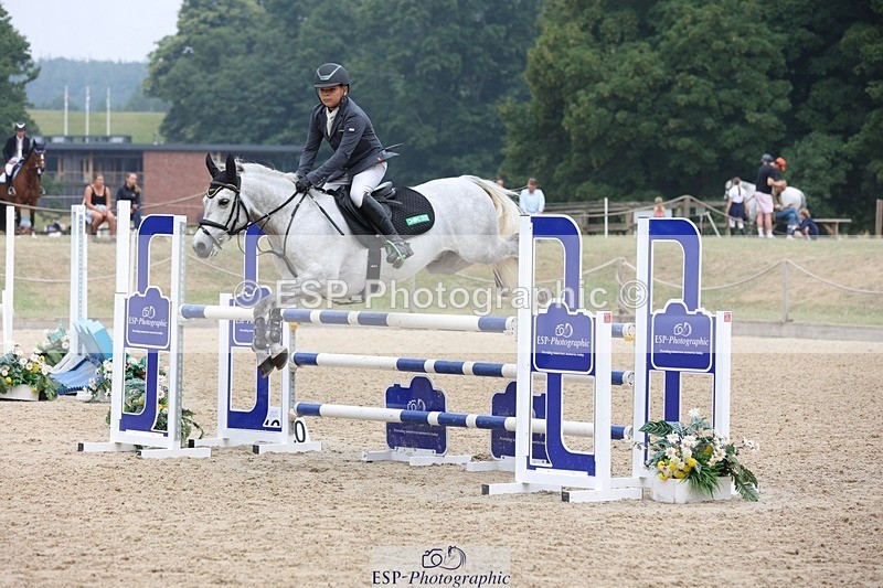 230618-100449-09925 - Cls 19 Pony Intro 1m