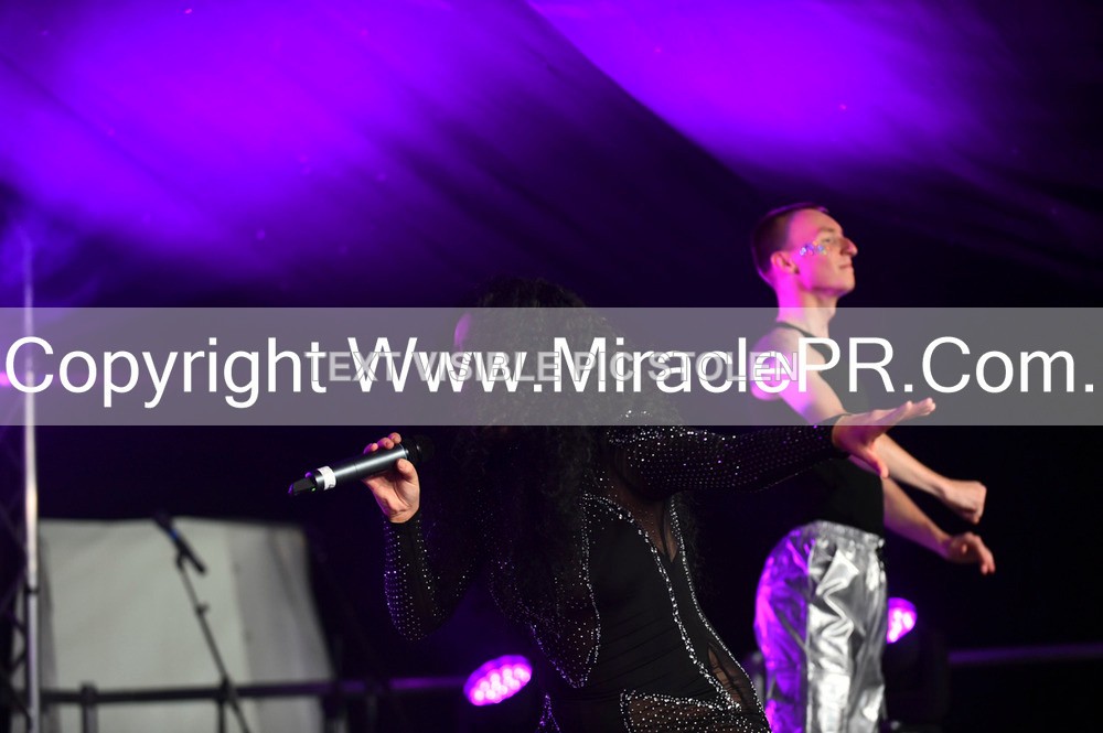 SH4_6078 - The Cher Experience