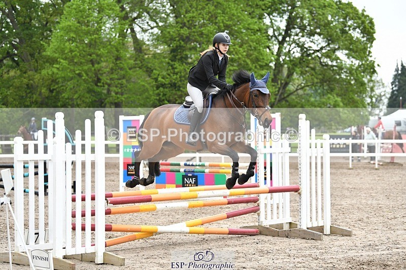 230512-093726-00352 - Cls 10 Snr 85cm Schooling