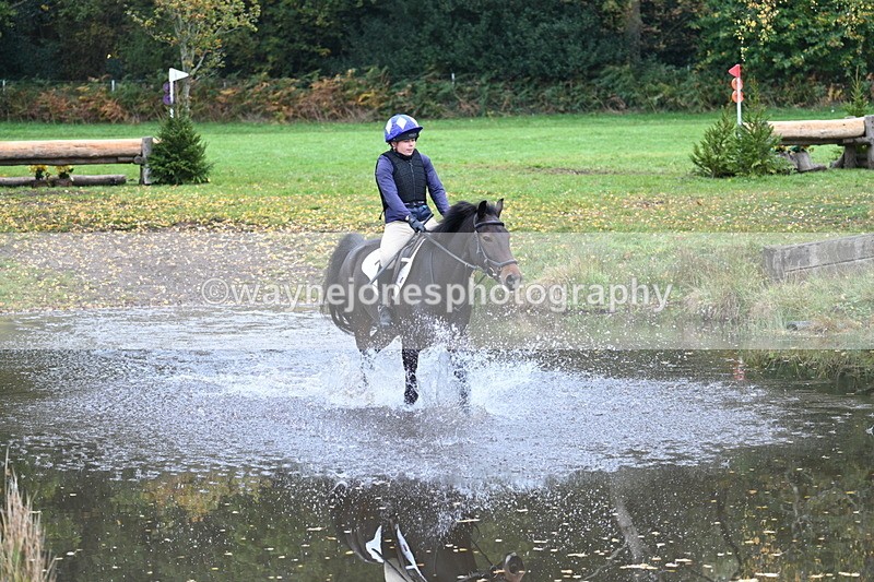 WJ7_3012 - Time 10:47 to 11:11 at the water