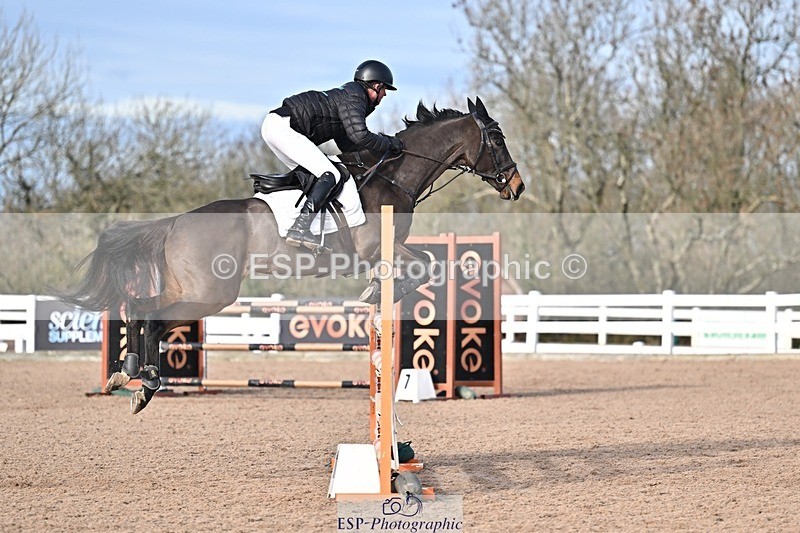 251126-122428-00443 - Cls 4 Newcomers and 1.10m