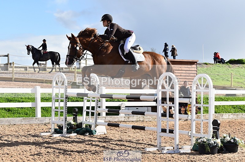 231014A-140904-05223 - Cls 15 1.05m Amateur Q 2nd R