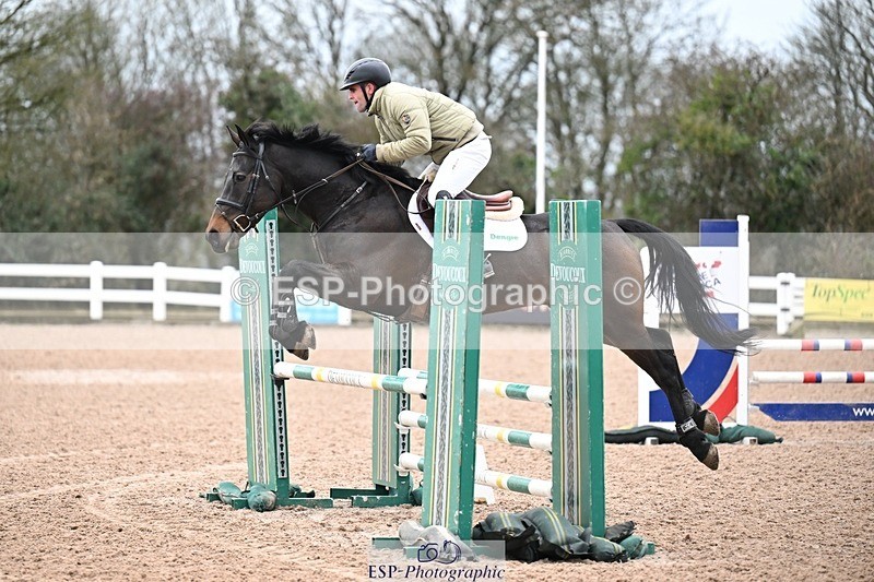 251205-101902-00206 - Cls 2 Snr British Novice and 90cm