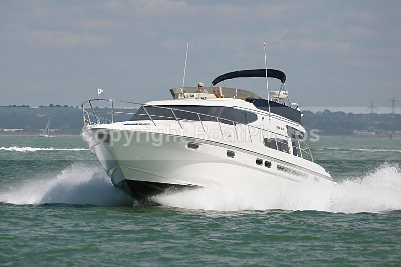 160806 FRIDAY NIGHT Y92A0468 - Flybridge Cruisers