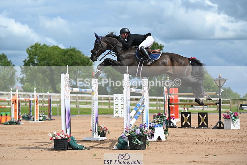 230721A-153053-07277 - Cls 10, 2 Star Big 1.45m Start to break