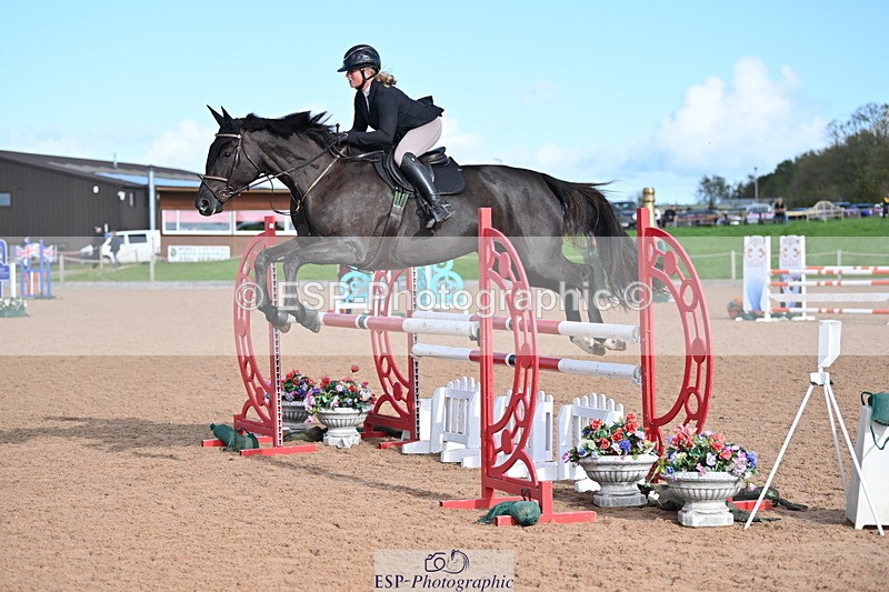 231014A-103743-04167 - Cls 18 Newcomers & 1.10m Open