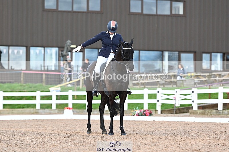 240218A-150816-09008 - 193-SARAH.RIDD-FIRST.KISS