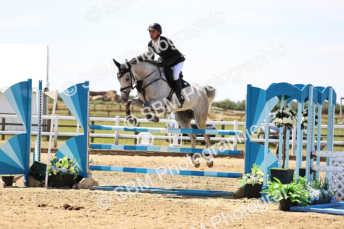 SBM_010104 - Class 9 - Senior Foxhunter - 1.20m Open