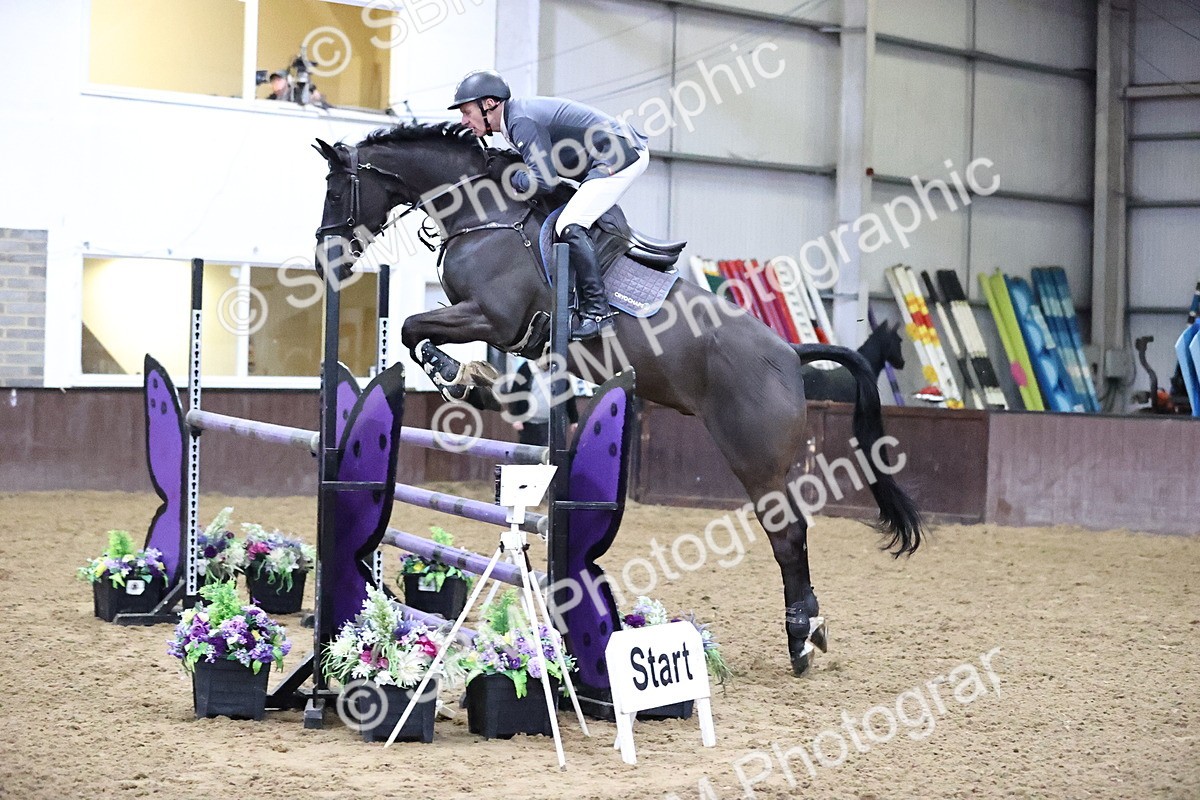 SBM_010124 - Class 25 - Equestrian Senior Foxhunter 1.20m