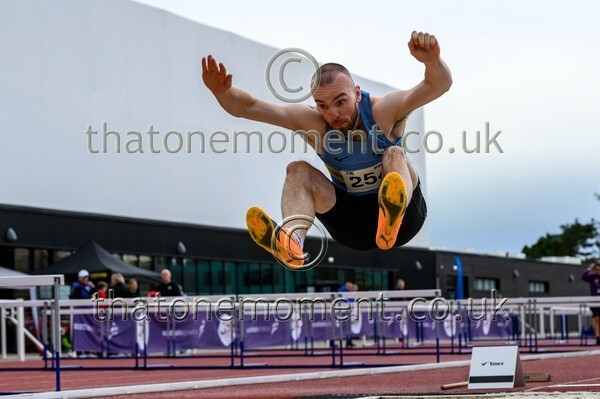 ComMast25-918948 - Field Male Set One