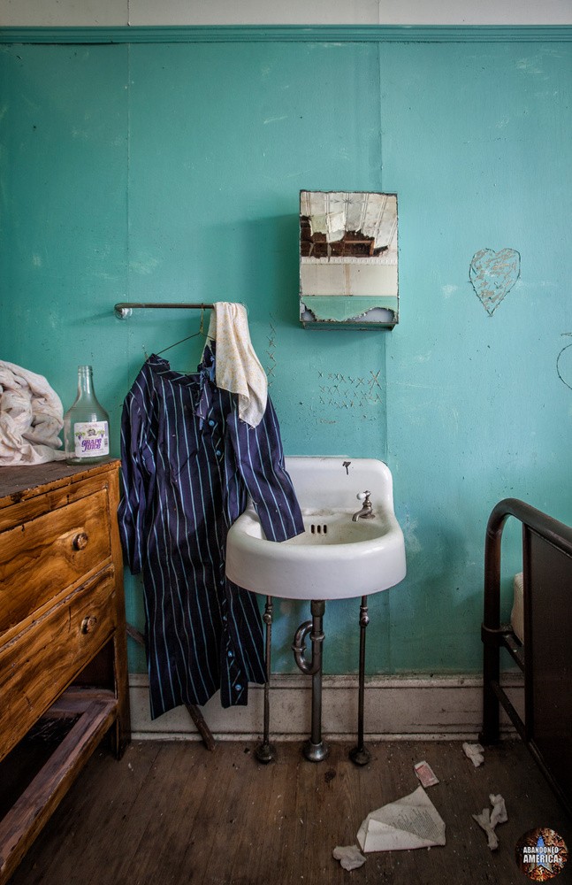 Abandoned Empire Hotel (Sharon Springs, NY) | Blue Dress - The Empire Hotel