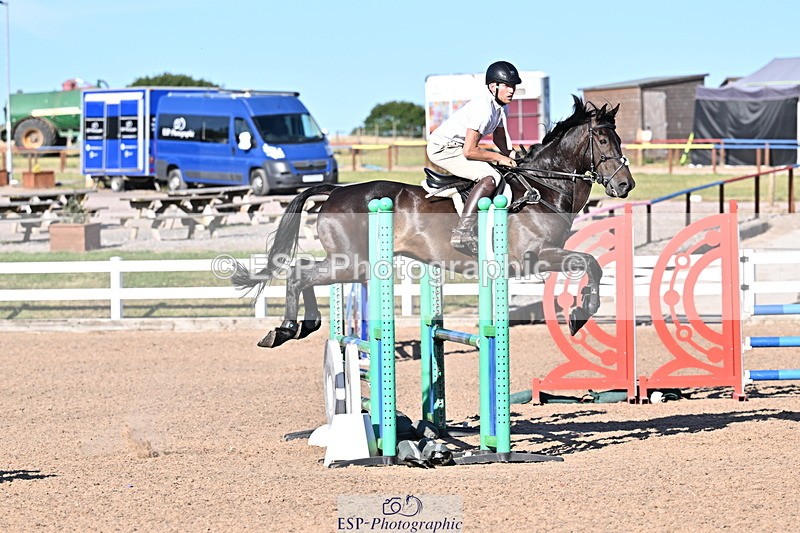 250708A-183509-00582 - 90cm Classes