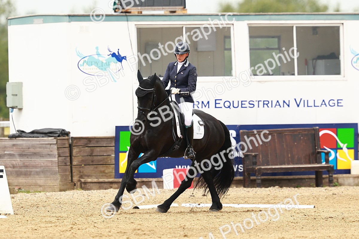 SBM_001002 - Class 6 - Novice 4