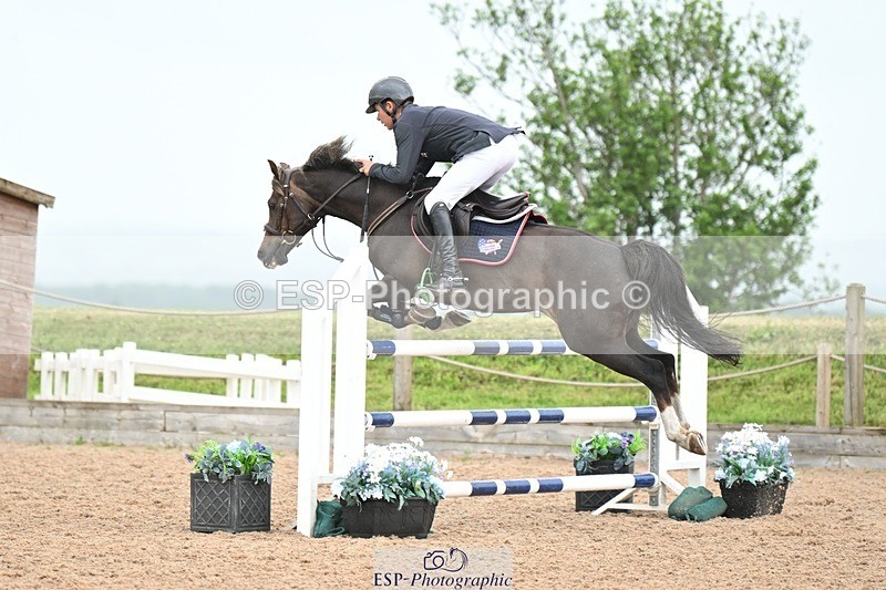 250607-130429-01142 - Cls 13 Pony Foxhunter and 1.10m