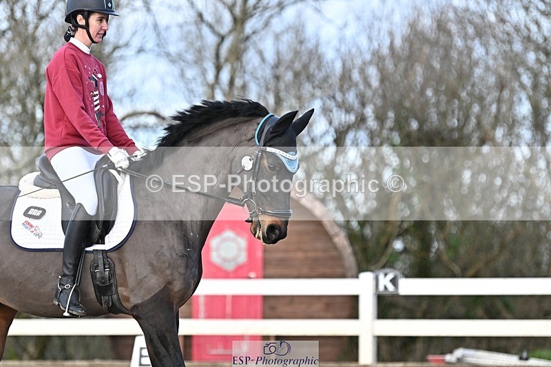 241214-122005-01568 - 132-Alys.Matravers-VORVASHILL.VERTIGO