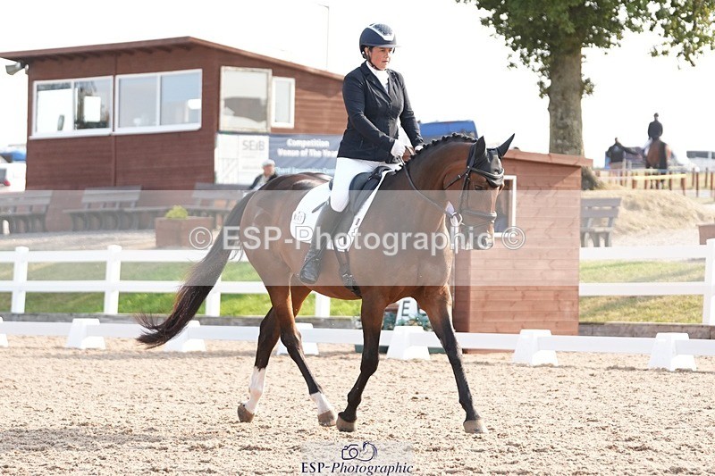 250817-091214-07108 - 047-Hannah.RogersWoodendfarm.Viva