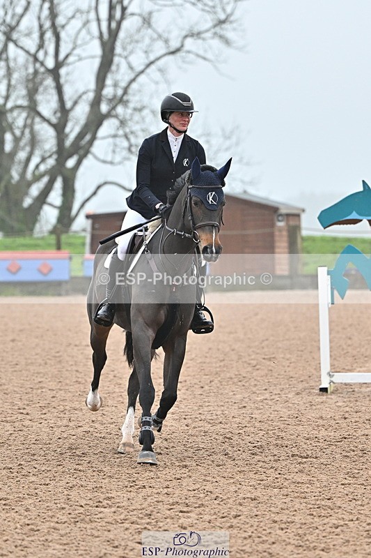 241103A-102728-06651 - SUN Cls 18 British Novice and 90cm Open