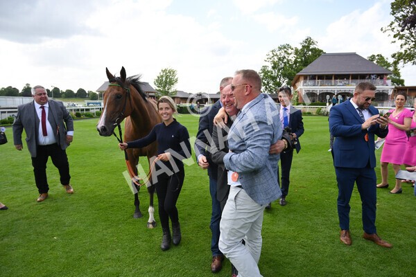 yr10062022r7-40 - Race 7 5.10pm Andy Thornton Hospitality Furniture Stakes