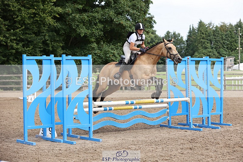 240804-152105-16423 - 619-Fiona_Lewis-BALLYANNY_BUTTONS