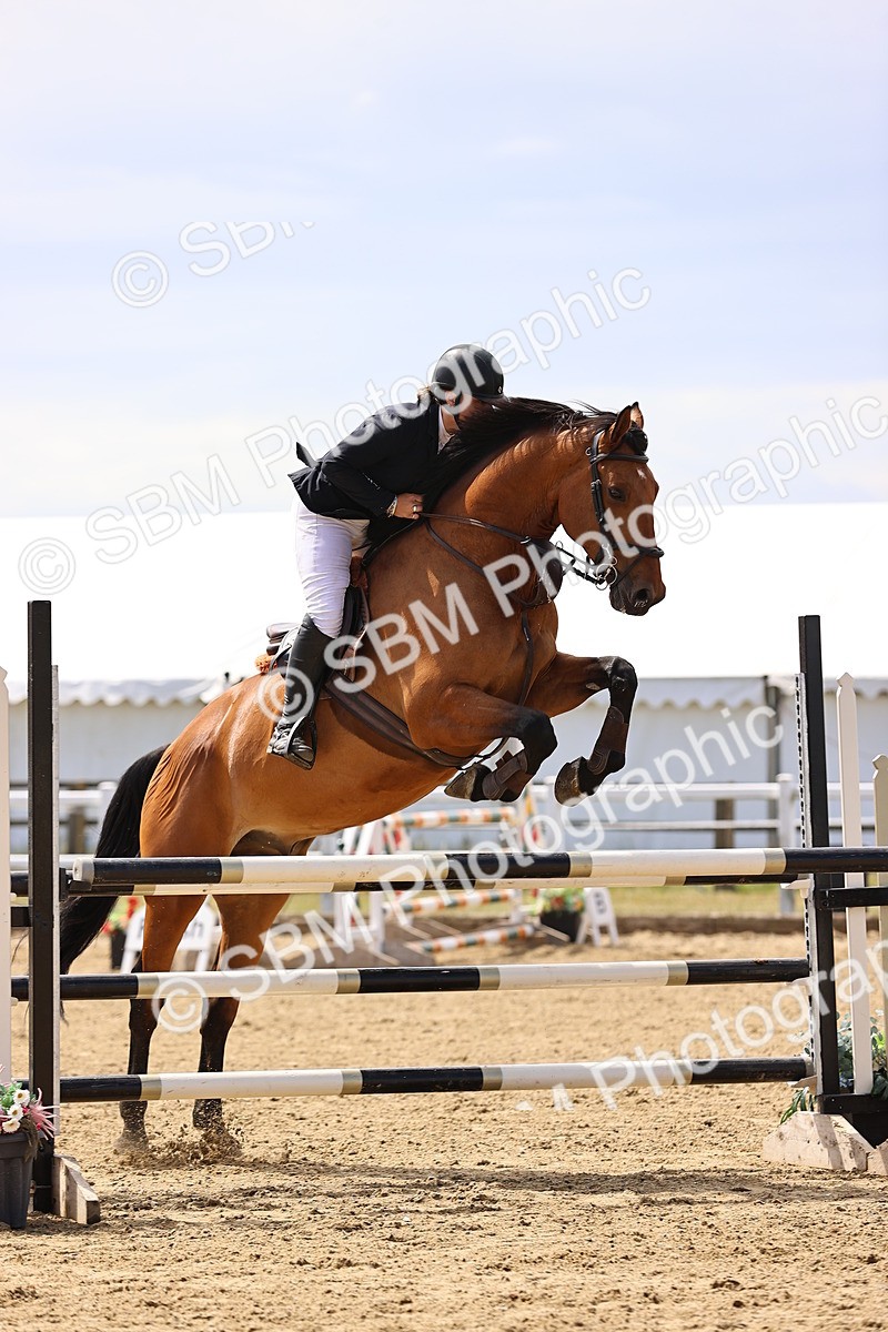 SBM_009906 - Class 8 - Senior Newcomers - 1.10  Open