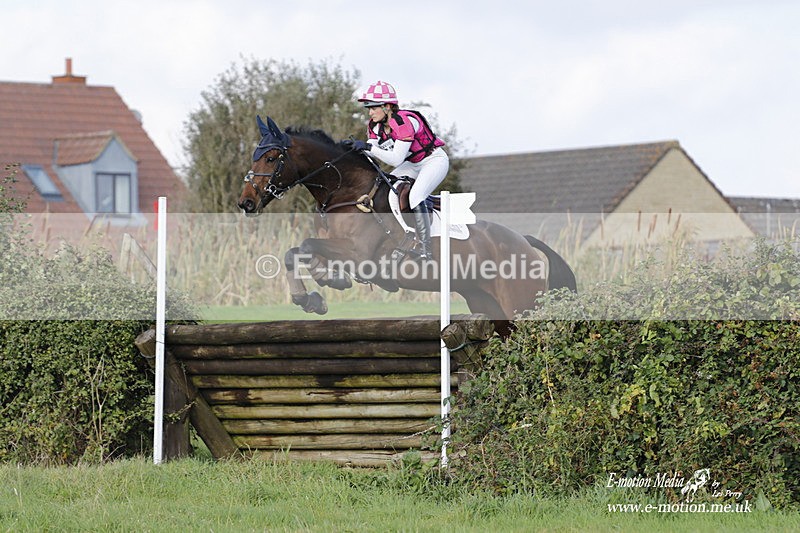  WWHT 171021 3917 - Open (1.00m)  17/10/21