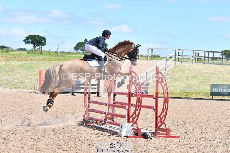 240609A-121716-05106 - Cls 18 Snr Newcomers and 1.10m Open