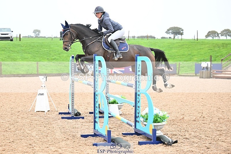 251003-112059-00414 - Cls 2 Newcomers and 1.10m