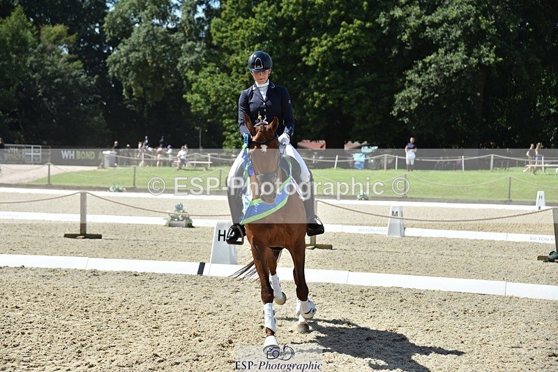 230811-131504-01497 - Adv Medium Silver Presentations