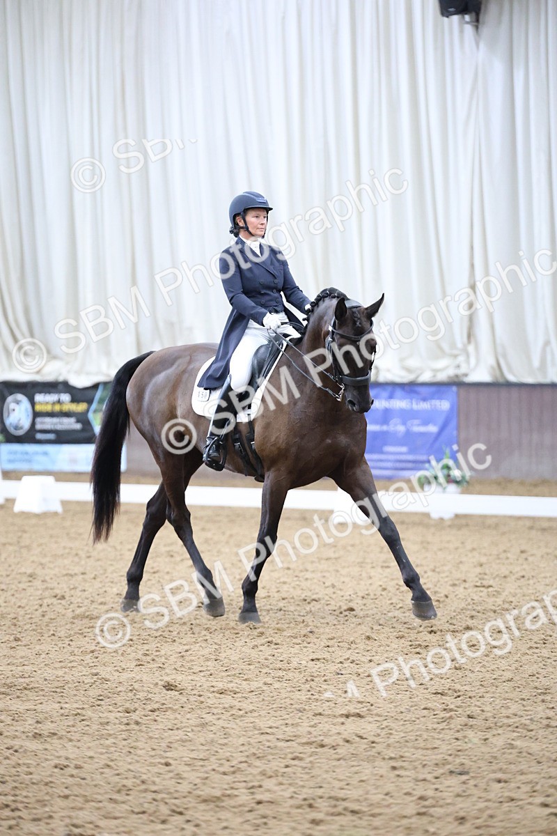SBM_004705 - Class 9 - FEI Inter 1 Gold - 16.59-17.47