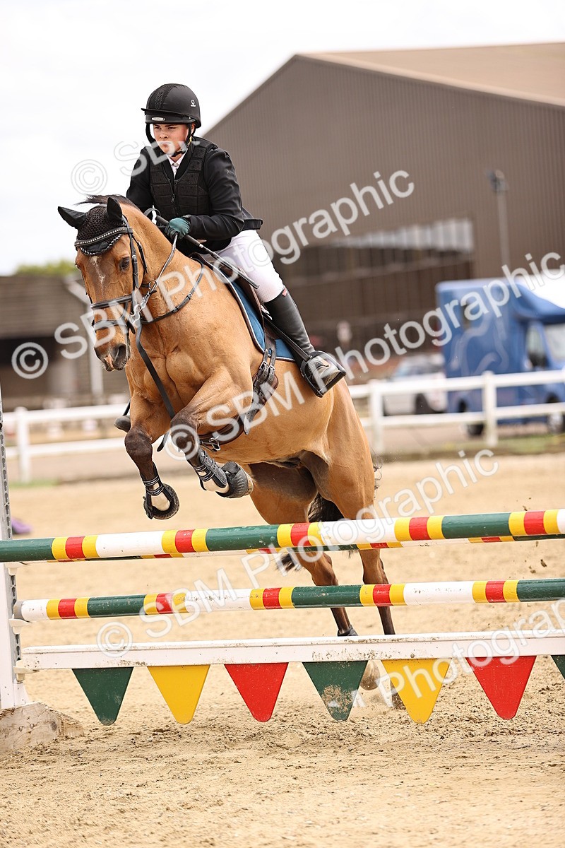 SBM_000408 - Class 4 - 1m showjumping