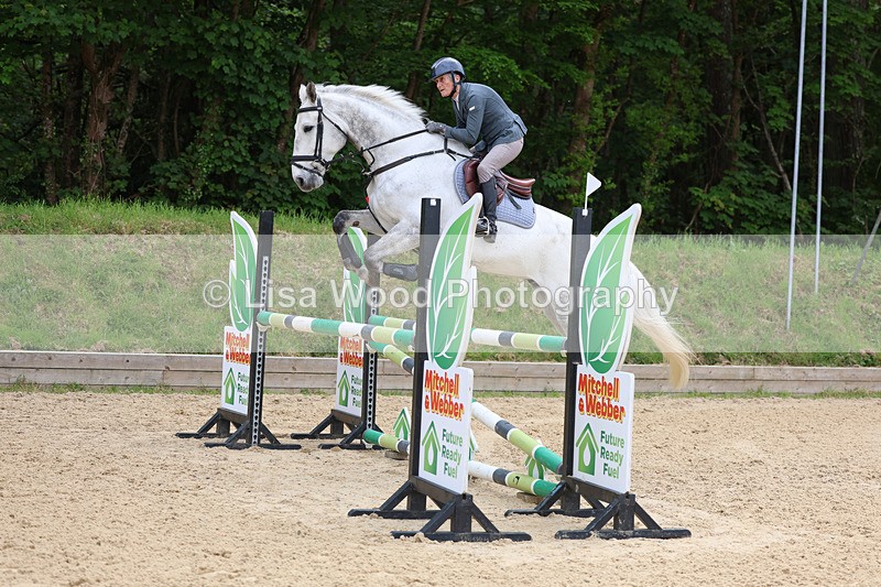 3E7A9499 - Class 8: Senior Newcomers/1.10m open