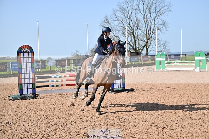 260408-104554-00230 - Cls 2 British Novice and 90cm