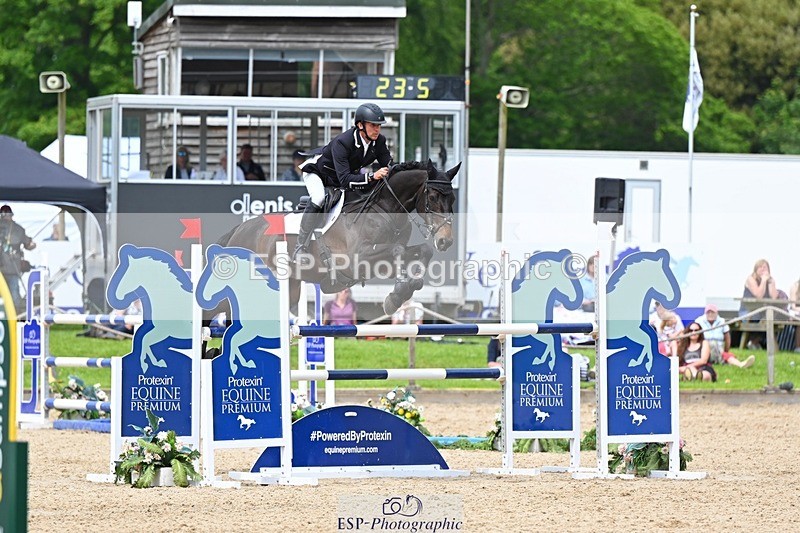 240525-144450-15843 - 507-DASSETT_ROCK_STAR-Tom_D_Crisp