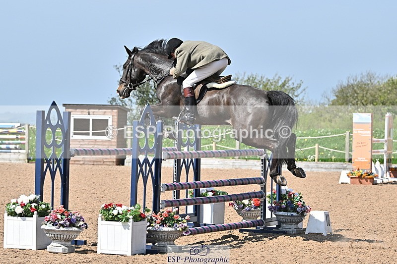 240509A-110750-01049 - Cls 9 Snr 1.20m Open