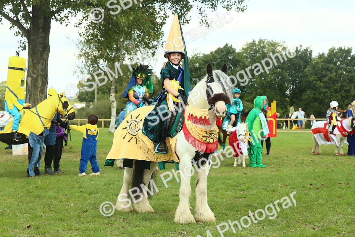 SBM_63673 - S35 - Fancy Dress Showing